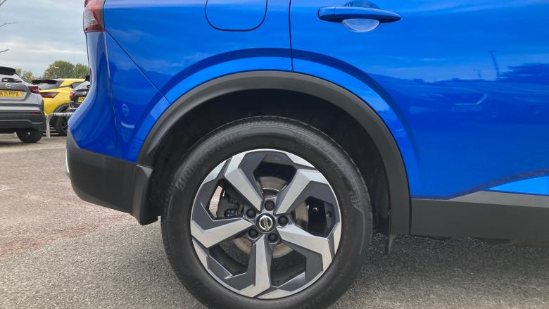 Nissan Qashqai 1.3 DiG-T MH Premiere Edition 5dr Petrol Hatchback